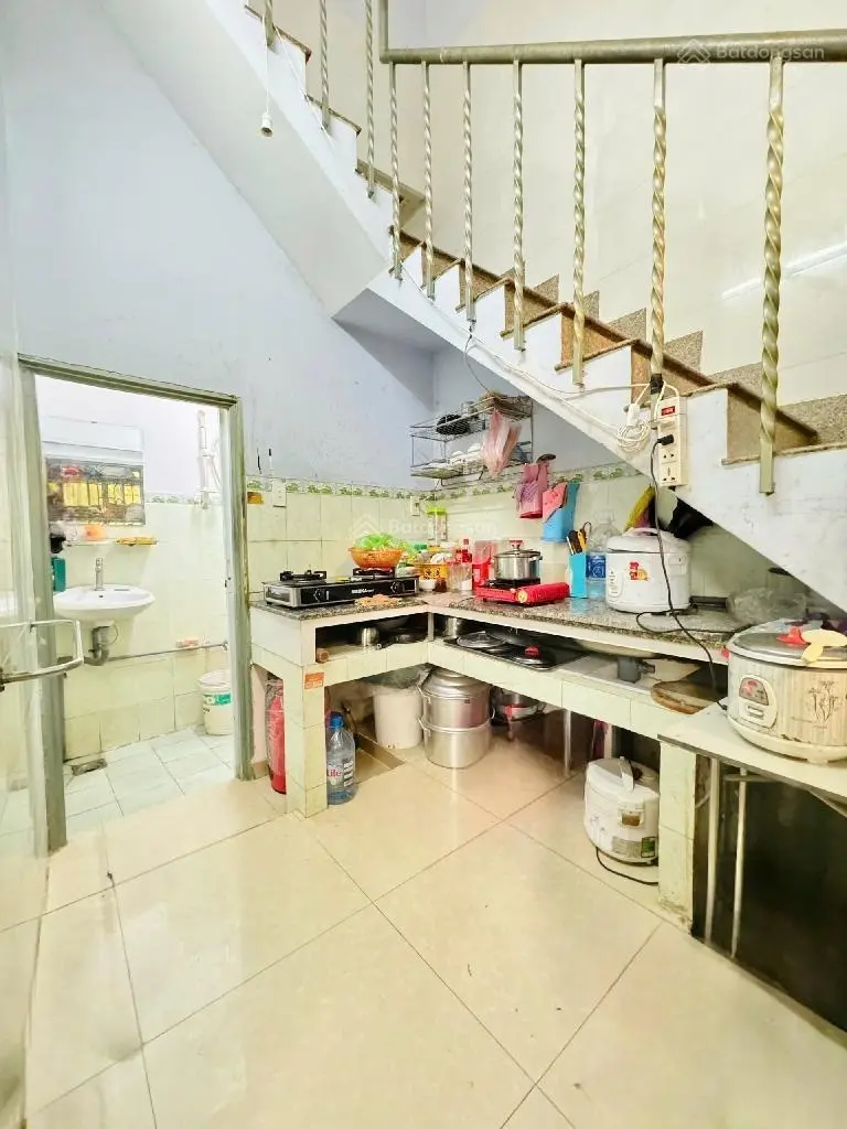 Nhà 3 tầng Tân Bình - Bùi Thế Mỹ - P. 10 chỉ hơn 3 tỷ ngang 5,6m dài 4,4m cách vài căn ra mặt tiền