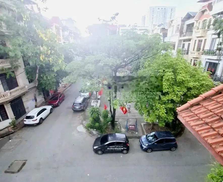 Nhà đẹp Lạc Long Quân gần Lotte Tây Hồ, Lô góc 100m x 5T thang máy, mặt 10m, phân lô ô tô.
