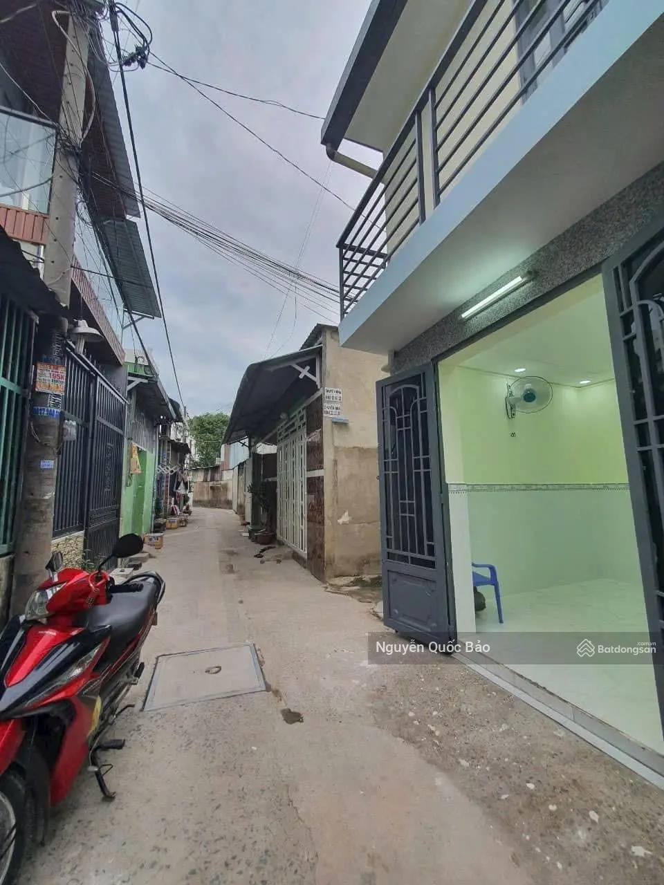 Nhà ngộp ngay gần ngã tư Trung Chánh ngay mặt đường Tô Ký 12 65m2 đang cho thuê 4tr/tháng. SHR