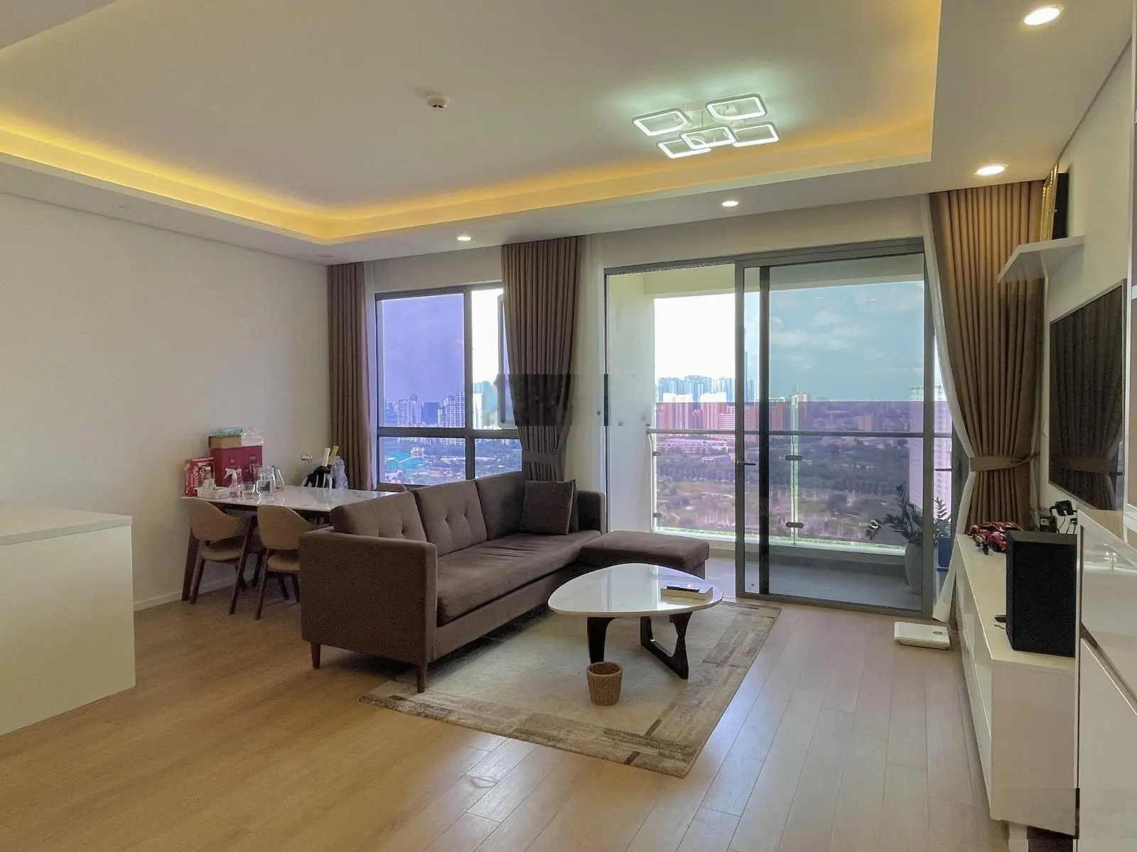 Sở hữu ngay căn 2 phòng ngủ view Landmark 81 + sông SG, Q1 tầng cao thoáng mát với giá chỉ 10 tỷ TL