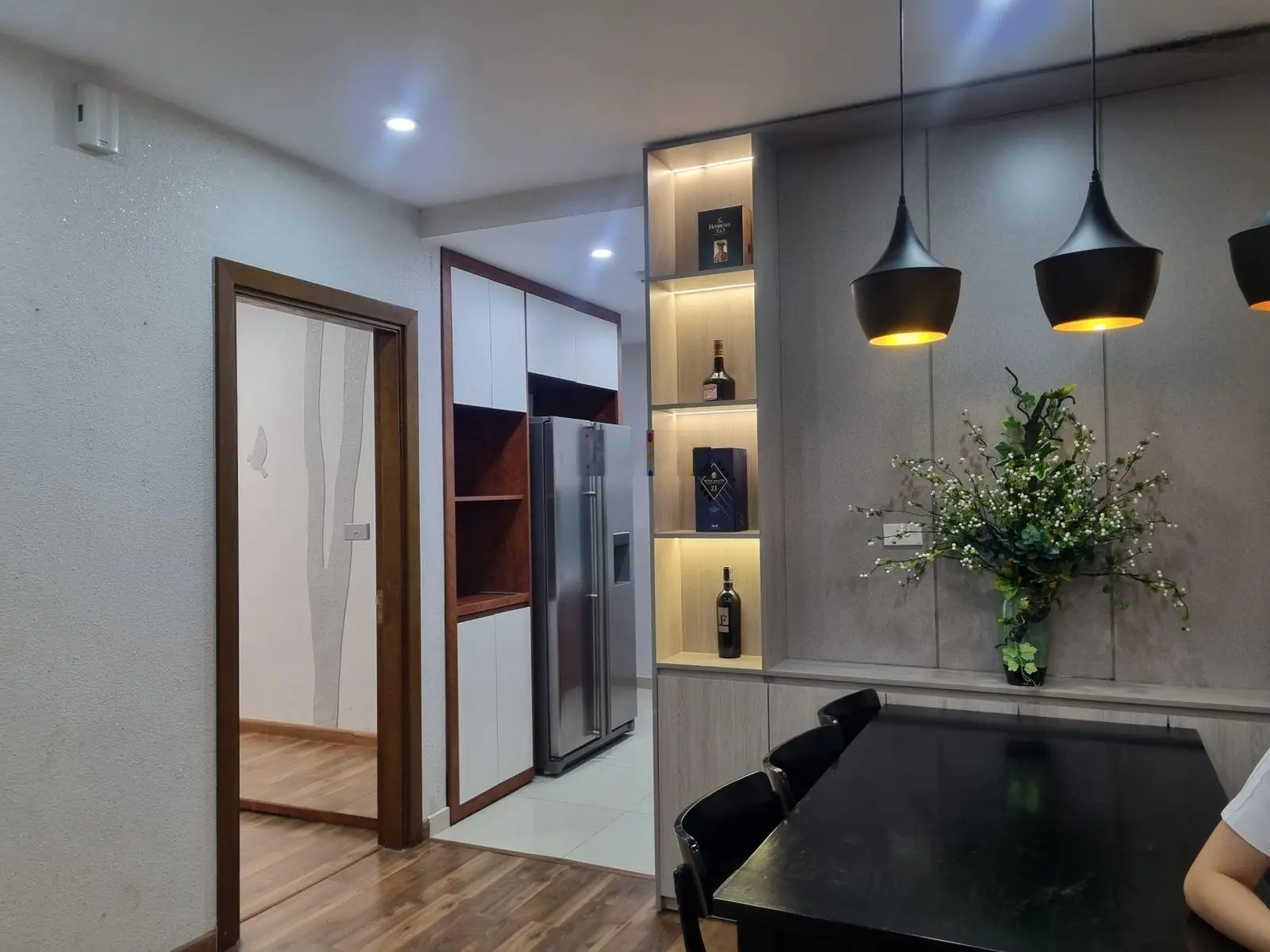 Bán căn ngoại giao Hà Nội Paragon, Trần Quốc Vượng, Cầu Giấy, căn góc DT 140m2, 3N 2WC, giá 6,8 tỷ