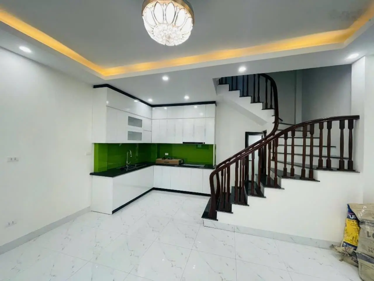 Bán nhà Đại Mỗ-Nam Từ Liêm-Nhà mới phân lô-40m-4 tầng-Ôtô đỗ cửa-6.x tỷ0988 455 ***