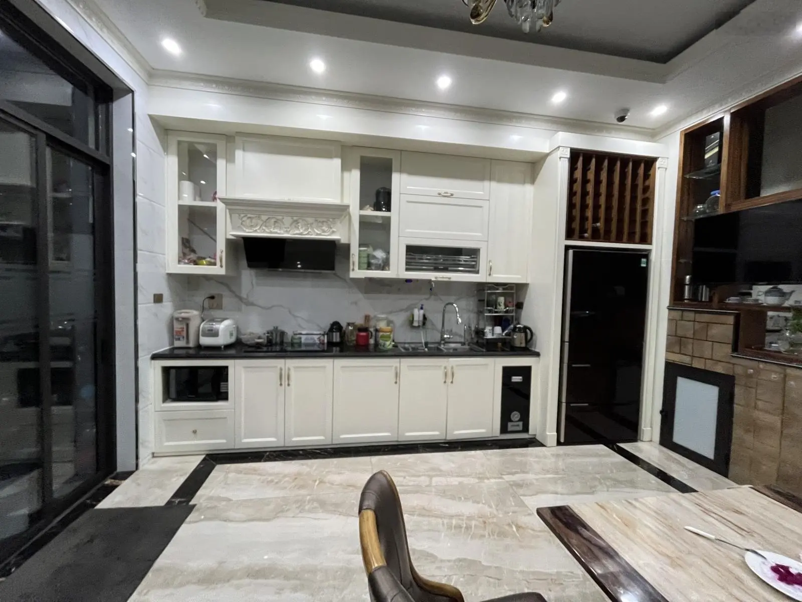 Duy nhất ăn góc Hoàng Huy Mall, Đông Nam, nội thất đẹp, có thang máy, cần bán gấp, Lh 0389 451 ***