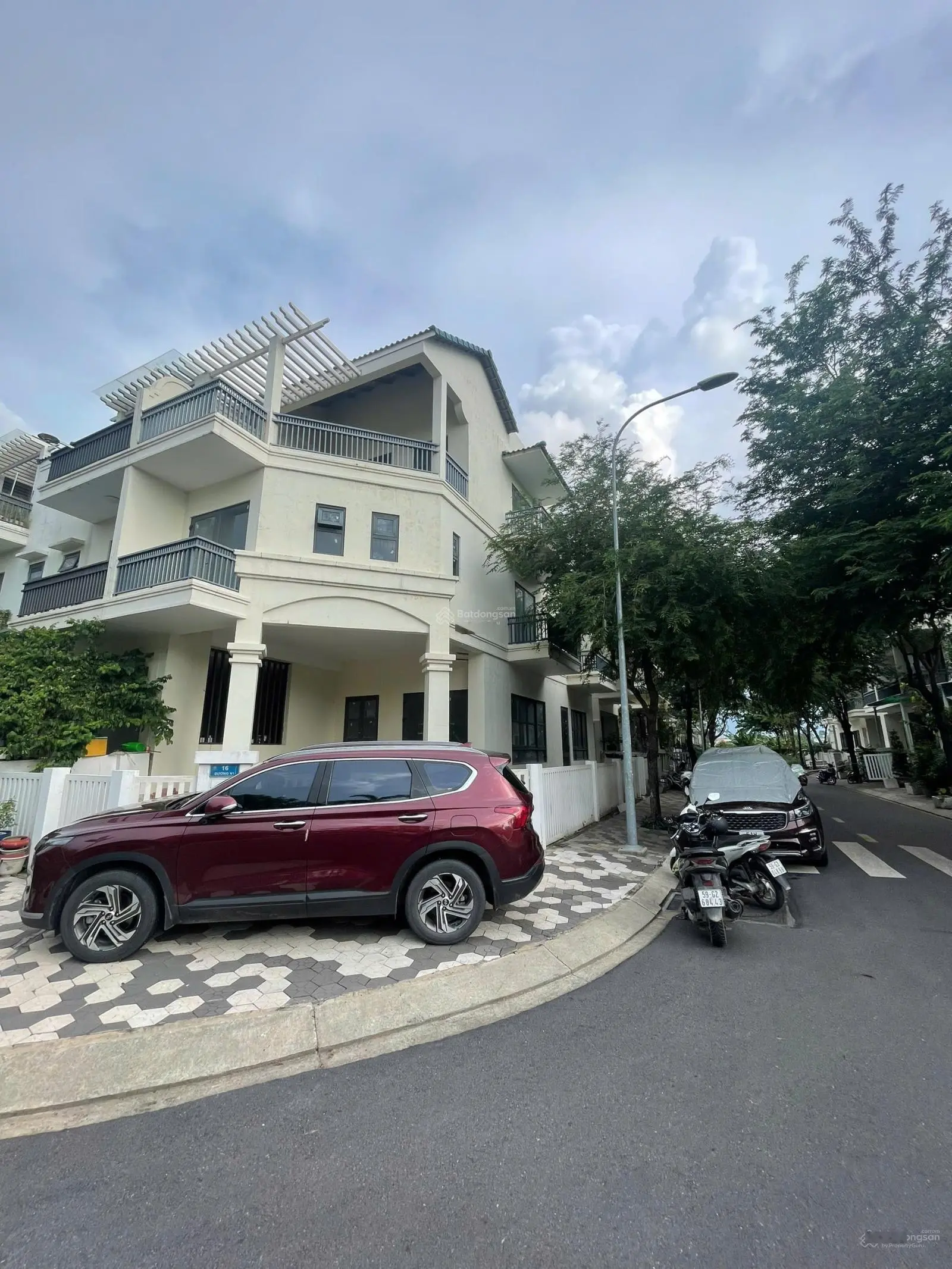 CẦN BÁN BIỆT THỰ SENTURIA 150M CĂN GÓC 2 MẶT VIEW CÔNG VIÊN CHÍNH CHỦ