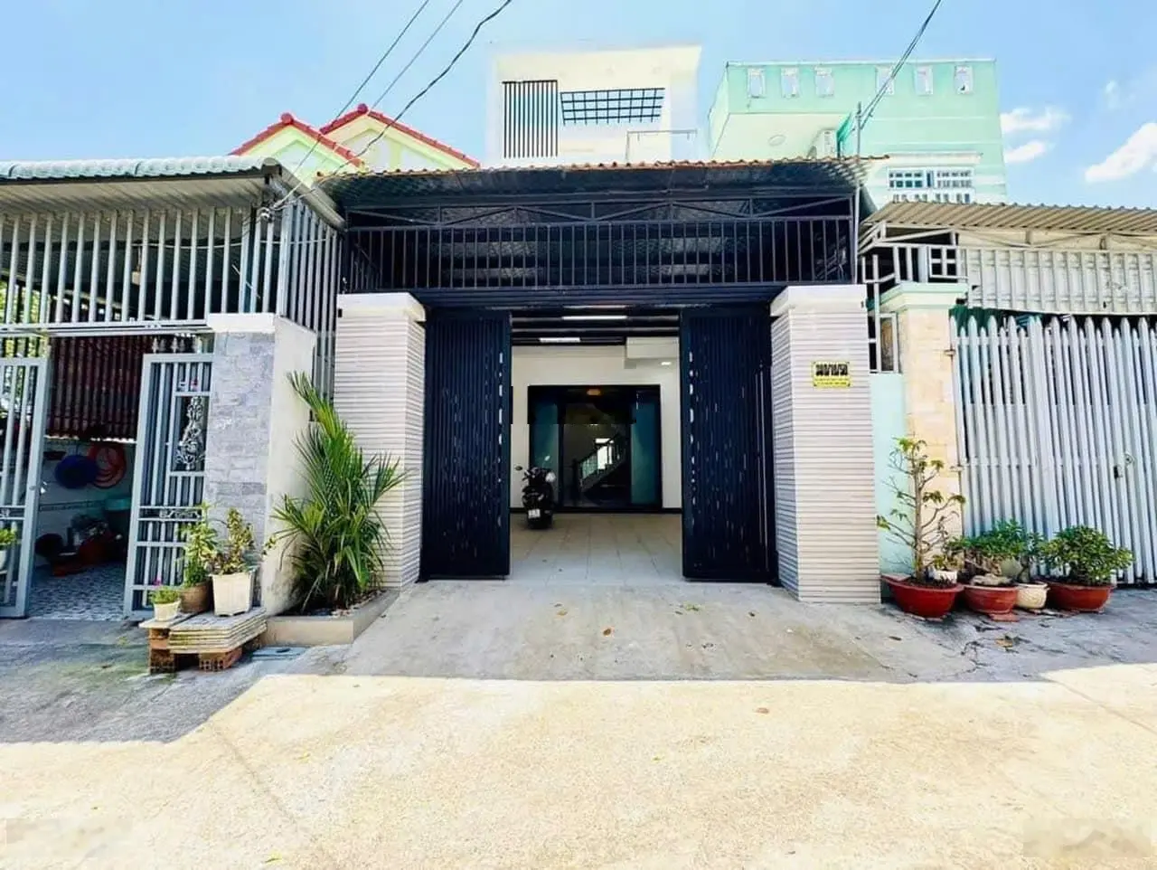 Bán nhà ngay chợ Bình Chánh - SHR - DT 80m2