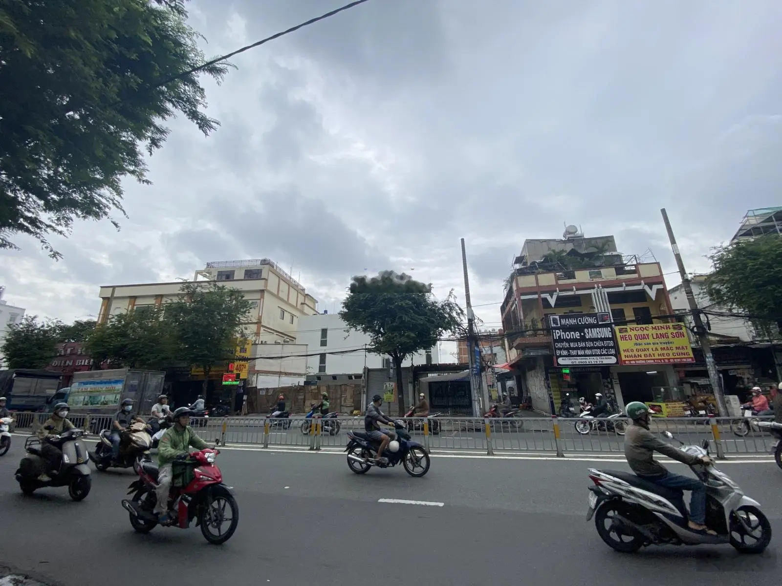 Bán nhà mặt tiền Trường Chinh, DT 4.5 x 25m. Trệt 5 lầu. HĐT 55tr/tháng, ngay chợ Hoàng Hoa Thám