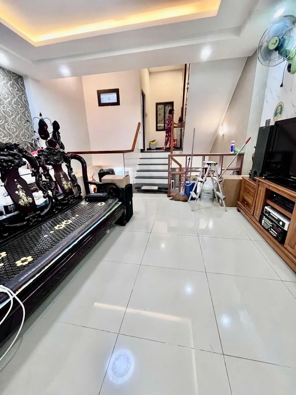 Bán nhà mặt tiền Hồ Xuân Hương dt 135m2 ngang 5m2 xây 3,5 tầng 5pn nội thất hiện đại
