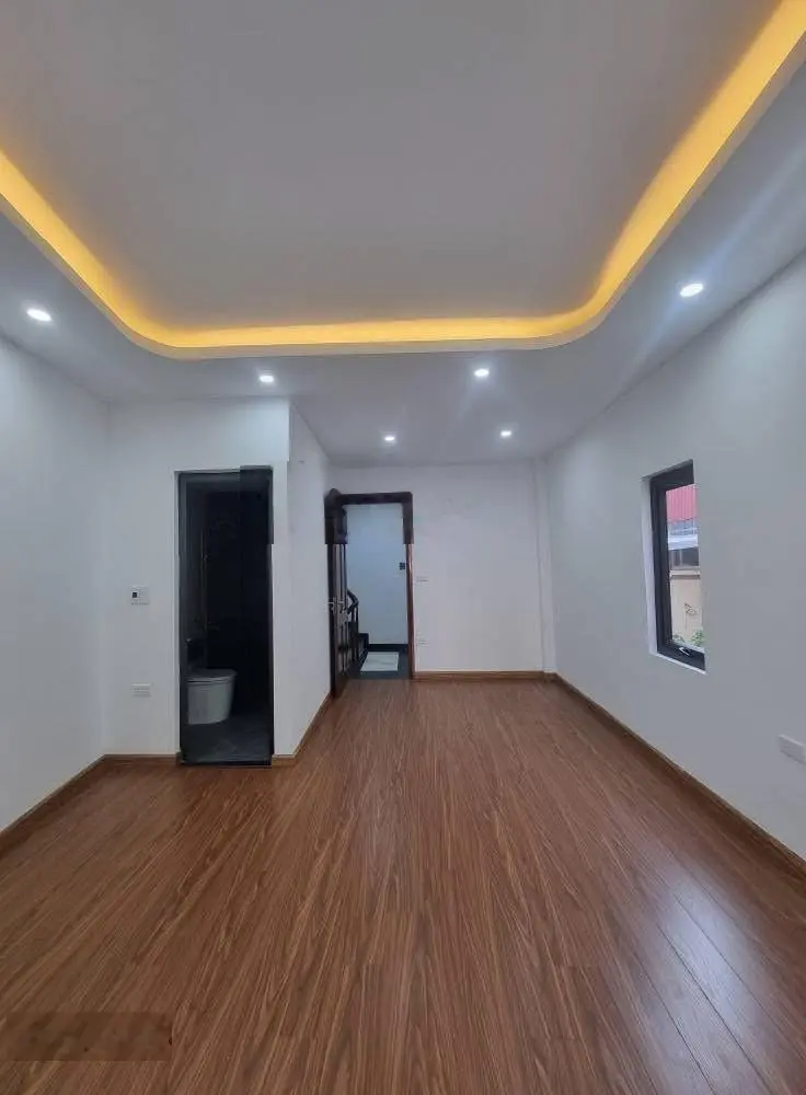 Nhà 6 tầng thang máy - ô tô đỗ cửa - đầy đủ nội thất
