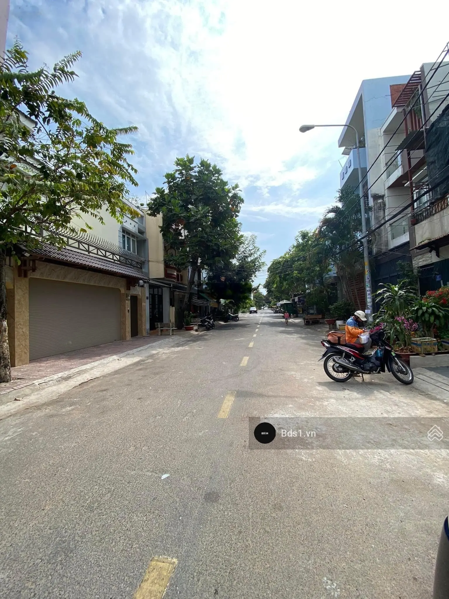 Bán nhà MT Dân Chủ, Q Tân Phú (gần Bàu Cát) - 4x19.5 - 4 tầng - 9.9 tỷ. Lh: 0917 861 ***Linh)