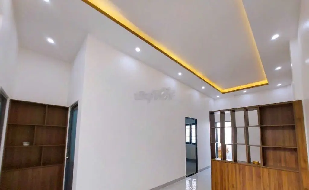 Nhà đẹp mới xây 6x15, 3pn, 2vs, hẻm ô tô thông Lạc Long Quân ra NVR