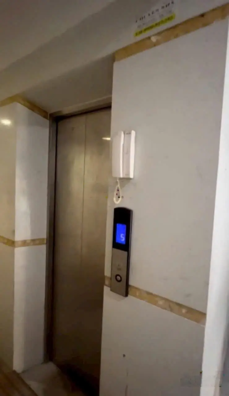 Bán tòa nhà CHDV, mặt tiền Bình Thạnh, view sông, công viên, sắn thang máy, thuê khoán 72 tr/th