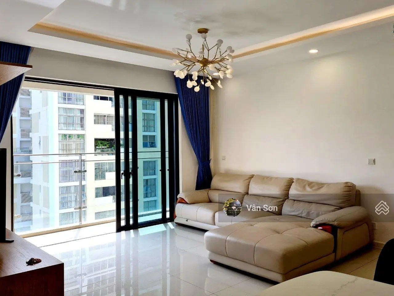 Bán nhanh căn góc 104m2 2PN tầng cao, view đông nam cực thoáng, giá cực tốt chỉ 9,7 tỷ all in