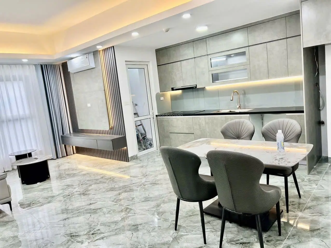 Chính chủ cần bán gấp căn hộ ct7 dương nội dt 81m2 full nội thất đẹp giá 3 tỷ xy
