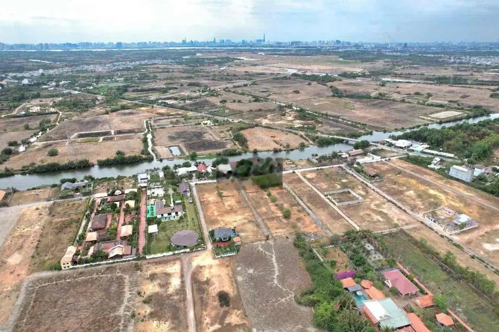 Khu biệt thự nhà vườn gần sông mát mẻ giá *** khu vực.