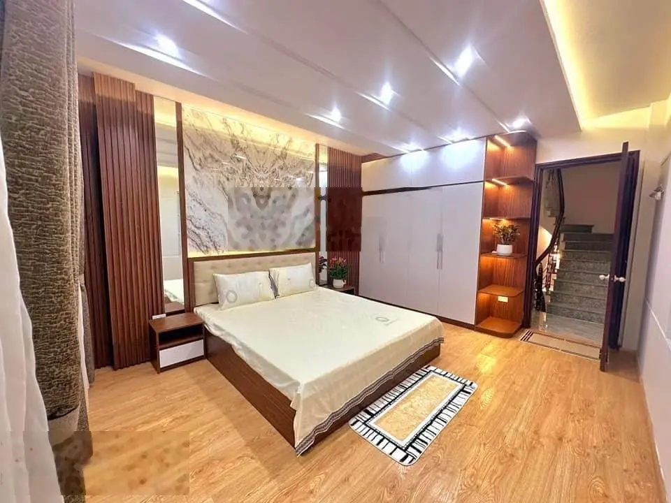 Siêu phẩm phố Đội Cấn - diện tích 35m2x6T - lô góc nội thất xịn - 50m ra oto - giá 6,85 tỷ