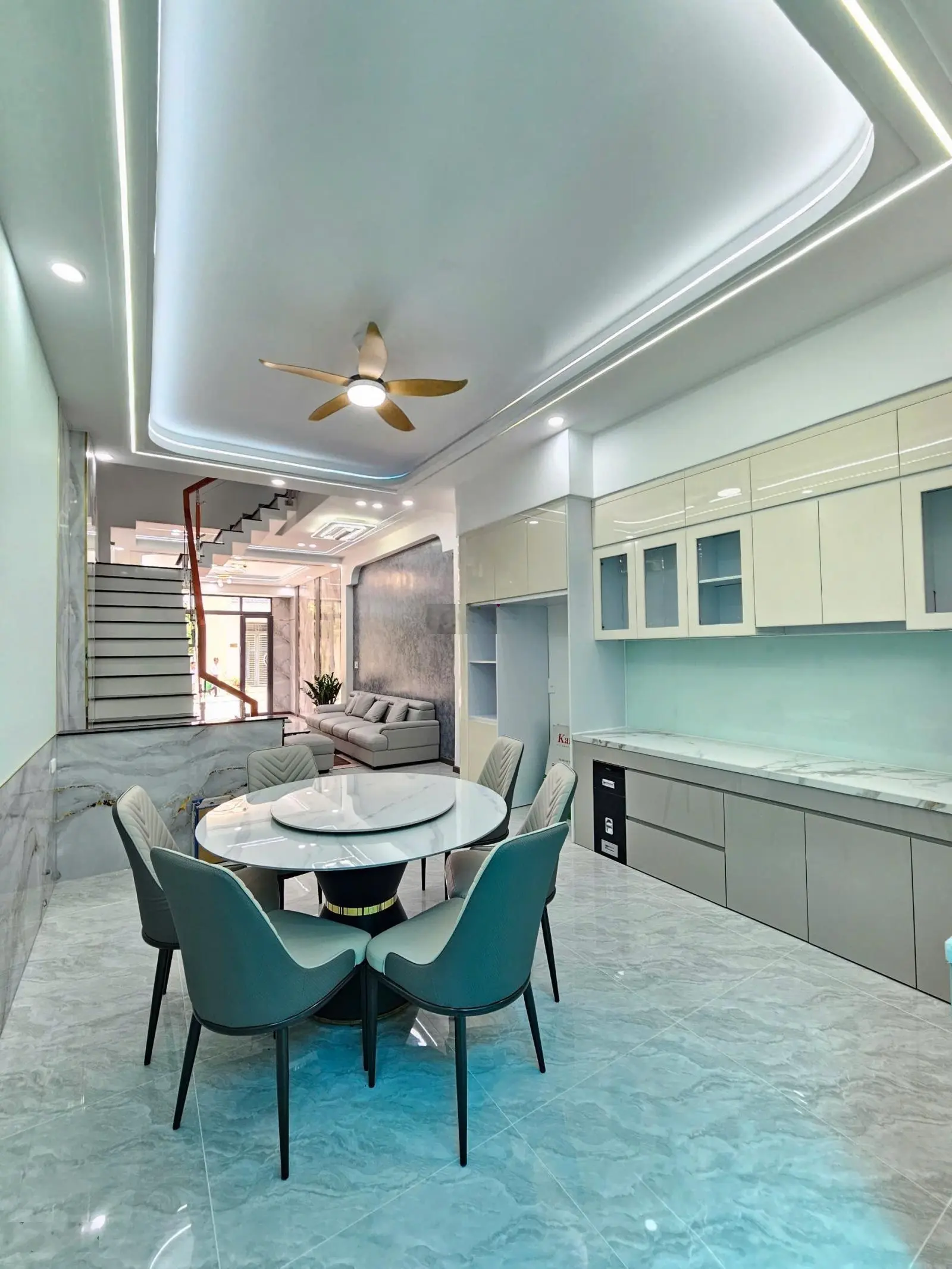 4.3 tỷ/ Bán nhà mới xây full nội thất KDC Phú Hồng Thịnh gần vòng xoay An Phú Thuận An. Mẫu đẹp