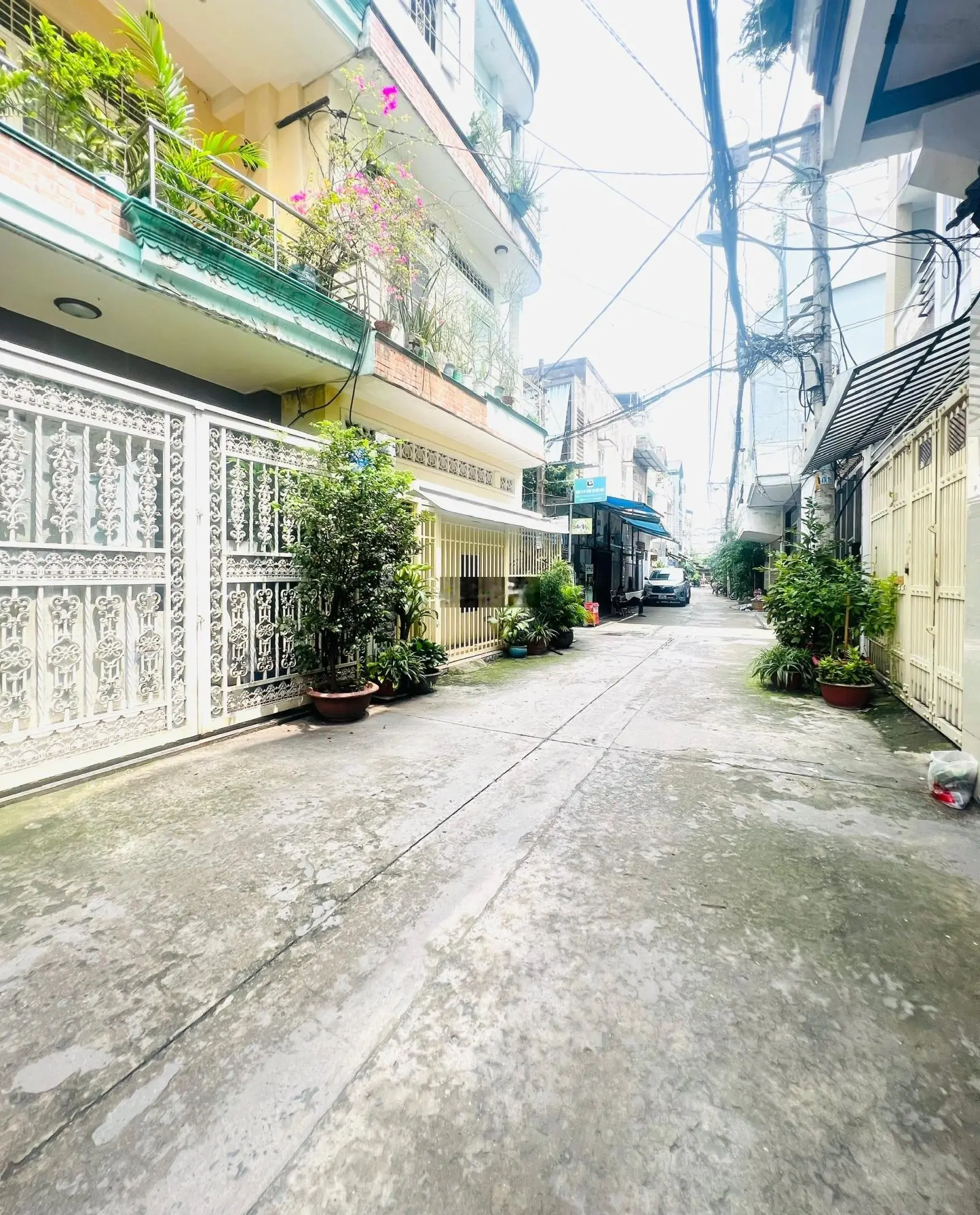 Bán Nhà Mới P5 Tân Bình -Hẻm Ô tô- 65m2 (4.2x 15)- Trung tâm tiếp giáp Quận 10- Hiếm Nhà Bán