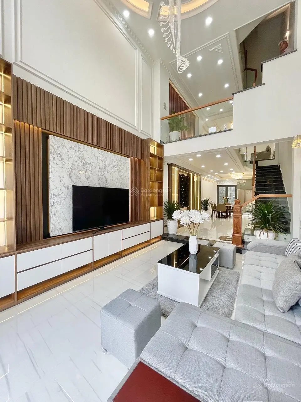 Giảm 1.5 tỷ ngay Vạn Phúc Nhà 4 lầu mới đẹp, 105m2 chỉ 10 tỷ (giá cũ 11.5 tỷ) đường 8m