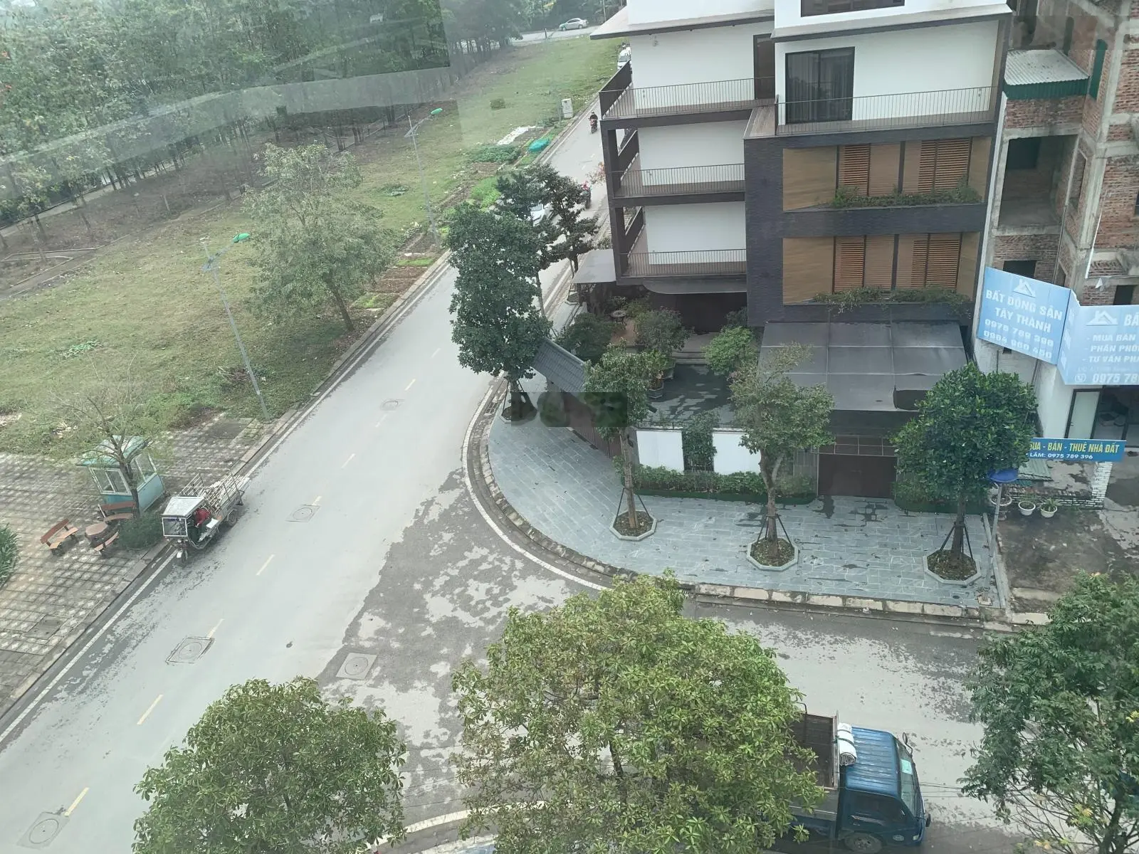 Bán Biệt thự mặt công viên 162m2x5 tầng full nội thất thang máy, chỉ 28tỷ -ForesaVilla Xuân Phương