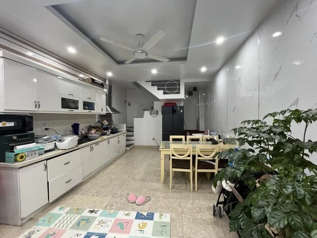 Nhà đẹp thái thịnh -- 50m ra ô tô -- sát phố -- chủ thiện chí bán -- giá nhỉnh 8 tỷ