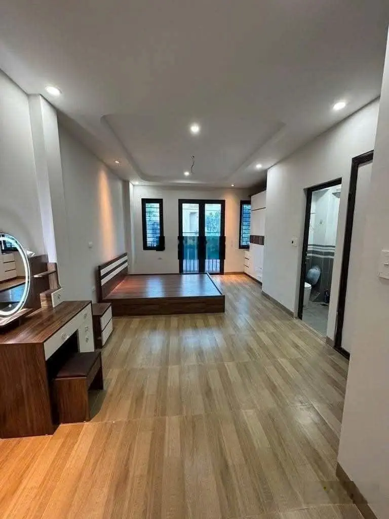 Nhà Yên Ngưu, Tam Hiệp, ô tô đỗ cửa, DT 43m2 xây 5 tầng đẹp long lanh 4.35 tỷ