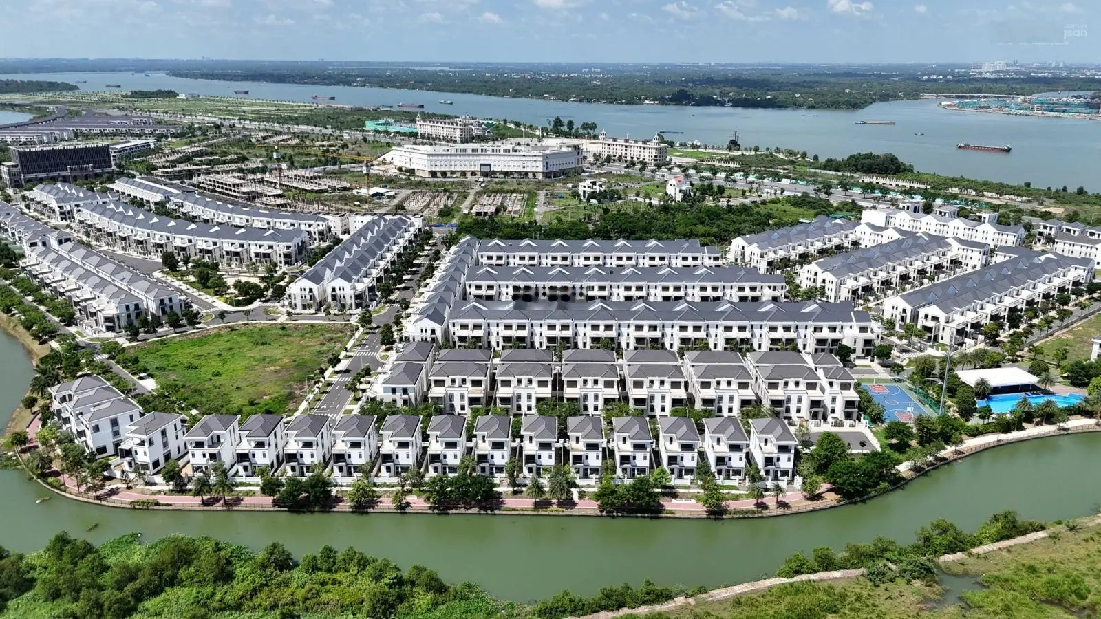 BÁN CẮT LỖ 1,2TỶ BAO PHÍ SANG TÊN CĂN NHÀ PHỐ 8X20 GIÁ GỐC 9,2 TỶ BÁN 8 TỶ KHU ELITE1 CẠNH SÔNG LỚN