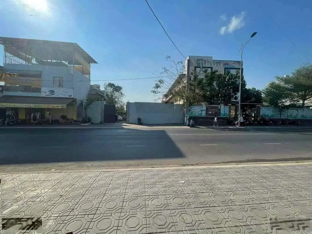 Bán lô đất 924m2 mặt tiền đường Hai Bà Trưng mới, gần siêu thị Big C Go Dĩ An