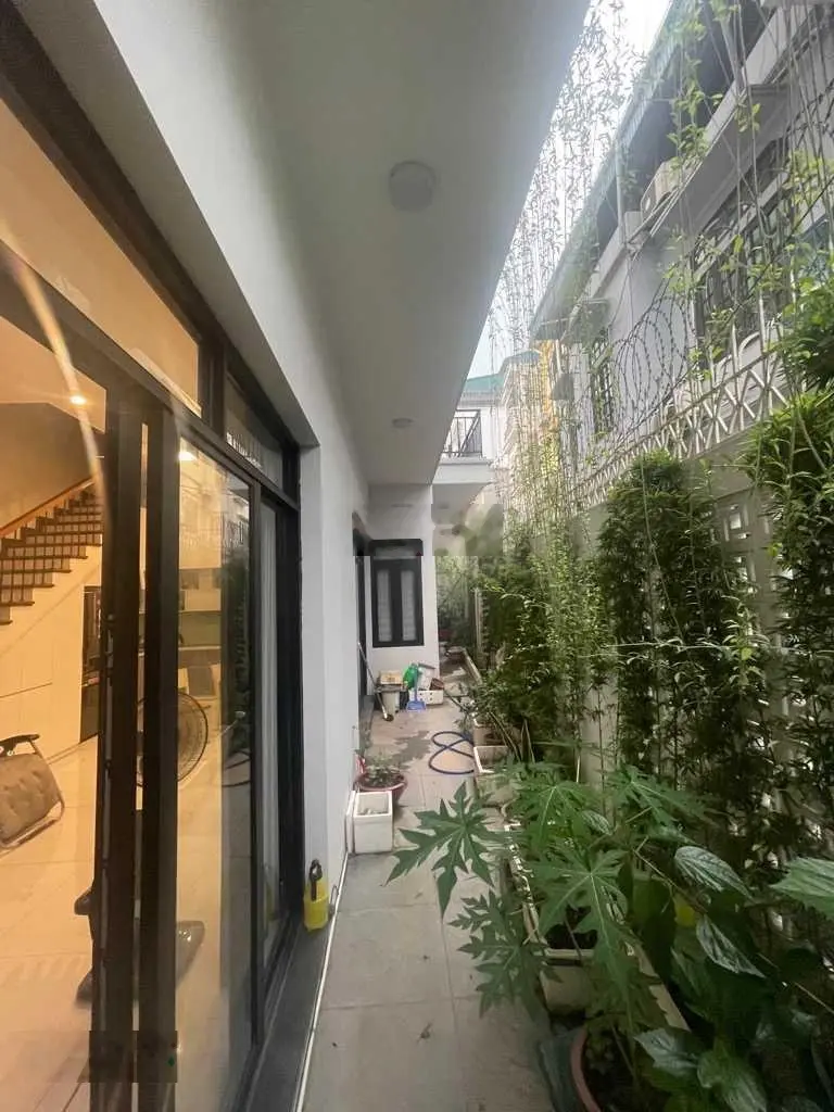 Hạ 1 tỷ bán biệt thự lô góc Thạch Bàn 105m2x3 tầng, MT6m - ngõ rộng - ô tô - kinh doanh - cho thuê