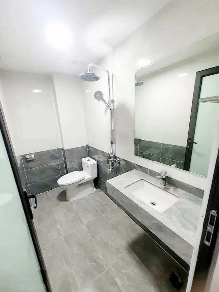 Hiếm! Tây Tựu, CHDV, 6P khép kín, DT 20tr/tháng. Chỉ 5 tỷ đồng. Phải nhanh 0985 387 ***