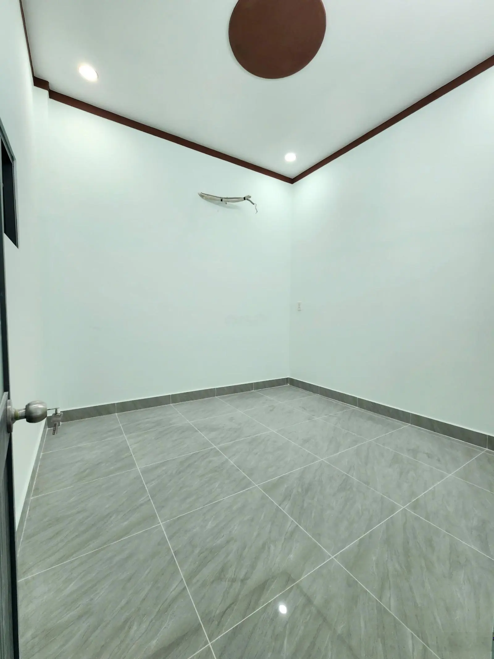 2,75 tỷ bán nhà MT kinh doanh 1 trệt 1 lầu gần ngã tư Miếu Ông Cù 500m, P. Bình Chuẩn, Tp. Thuận An