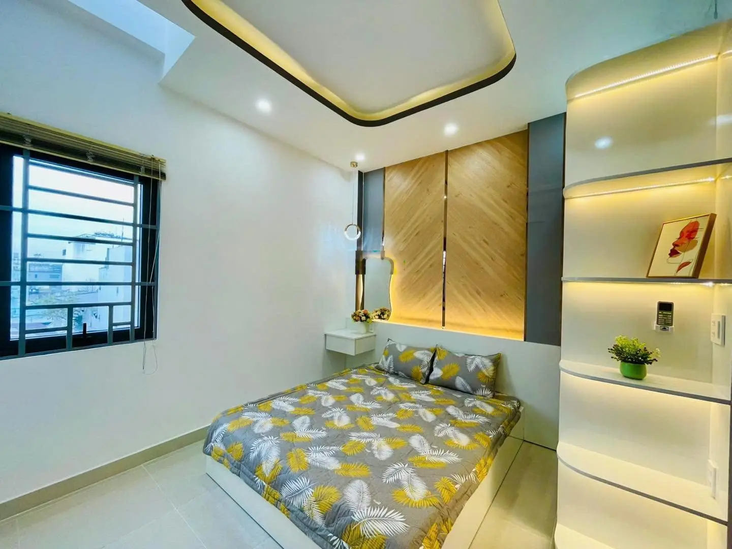 Giá 7tỷ200. xoay vốn bán gấp nhà nguyễn đình chính, phú nhuận. hxh. cách 50m đ. nuyễn văn trỗi