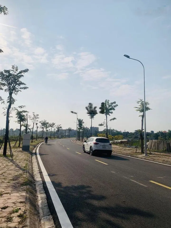 Bán lô góc Mỹ Độ đã có sổ view vườn hoa