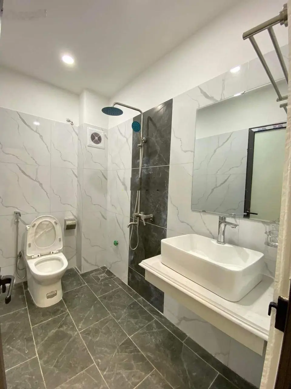 Rẻ nhất Đại Thành 43m2x3T, 2.9 tỷ, Oto đậu cửa.