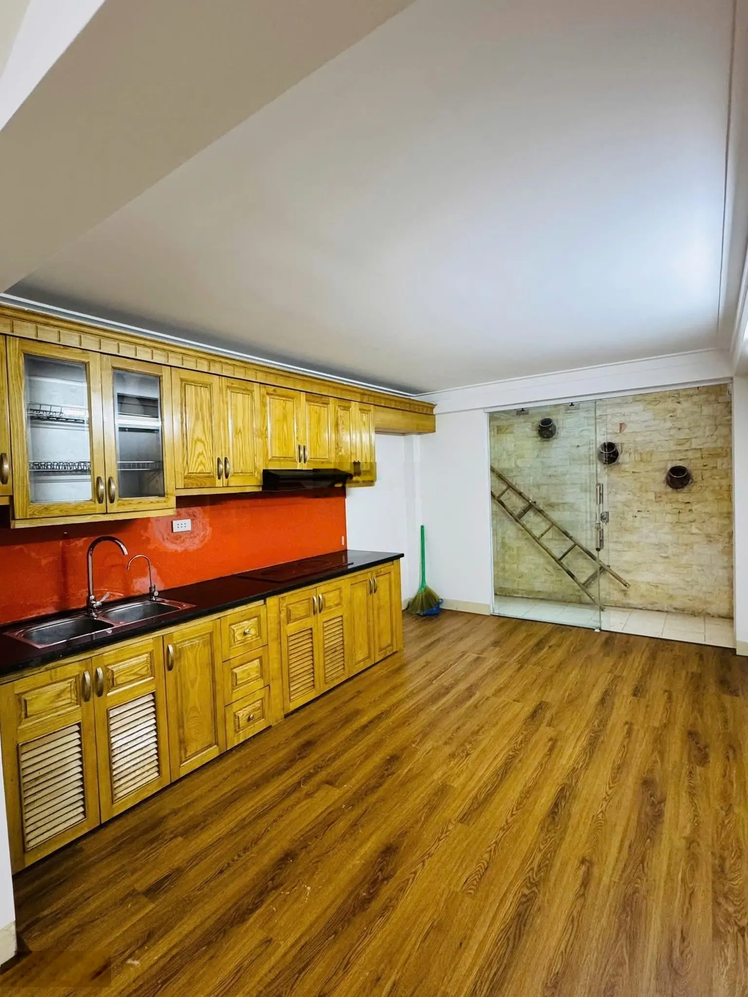 Hiếm kim giang thanh trì hoàng mai hà nội 43m2 5 tầng MT 3.2m2 giá 7.65 tỷ nhà mới đẹp