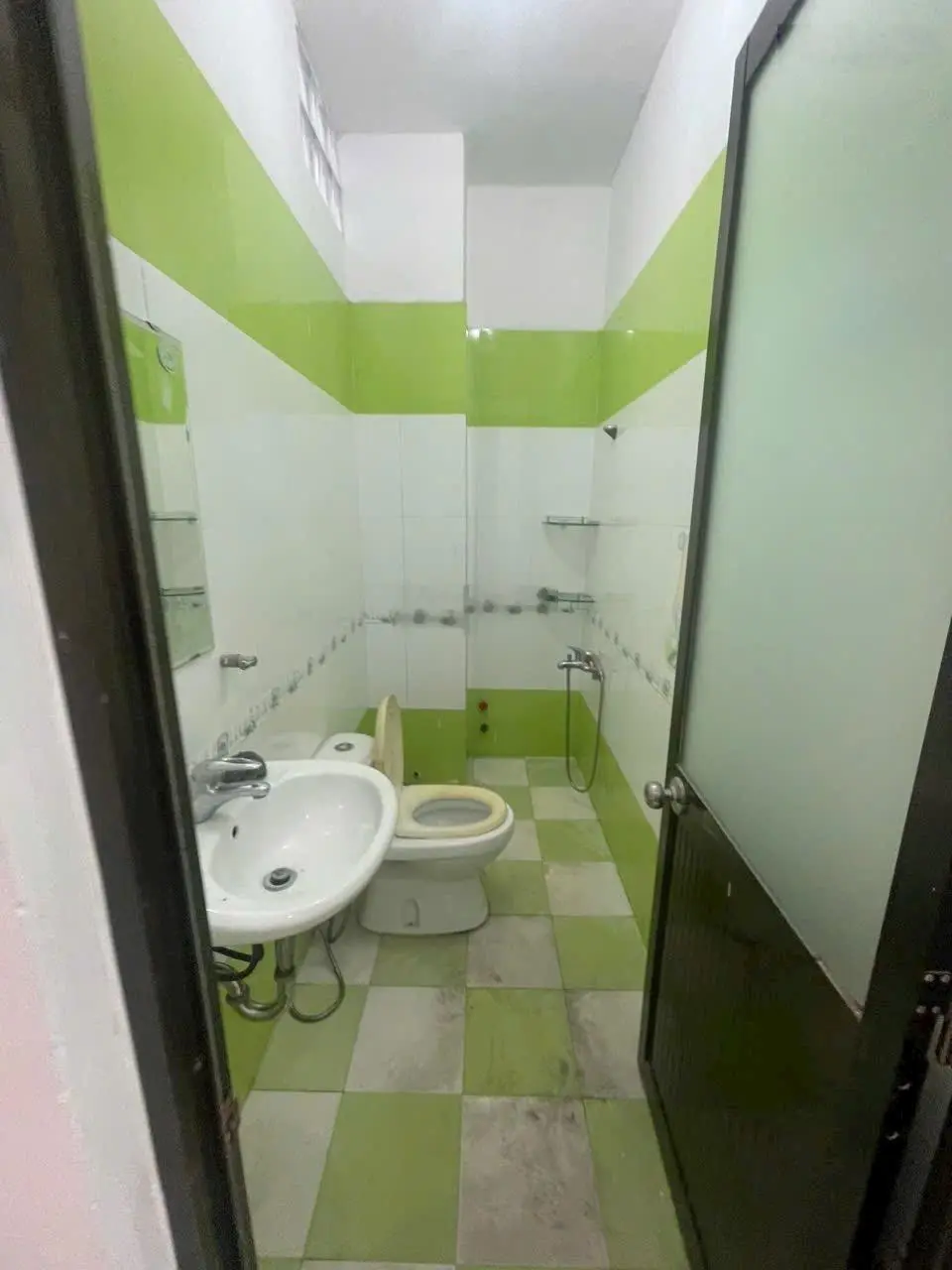 Bán nhà 2 lầu hẻm nhựa 8m thông thoáng đường Lê Văn Quới ,4x14m 57m đất ở đô thị 6.8 tỷ
