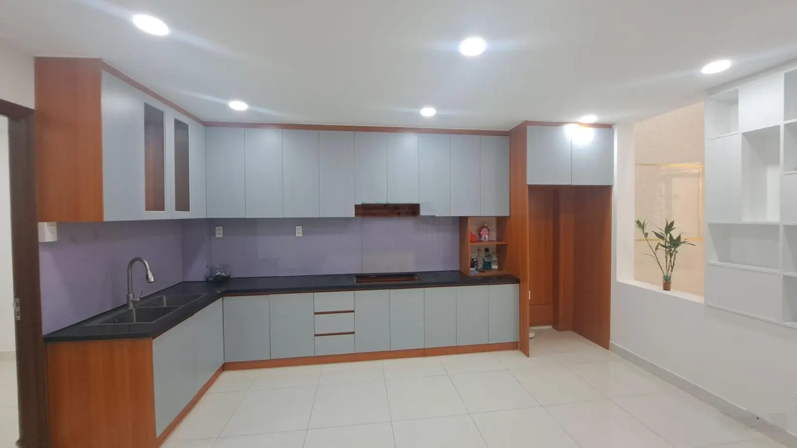 Cực hiếm! Nhà mặt tiền Trịnh Hoài Đức Hiệp Phú, Q9 giá chỉ hơn 4 tỷ