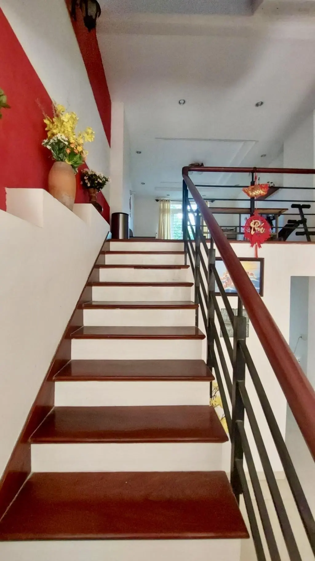 Chỉ 8,1 Tỷ - 89m2, Ngang 4,2m, 4 Tầng, Hẻm 3m, Phạm Văn Đồng, gần Sân Bay.