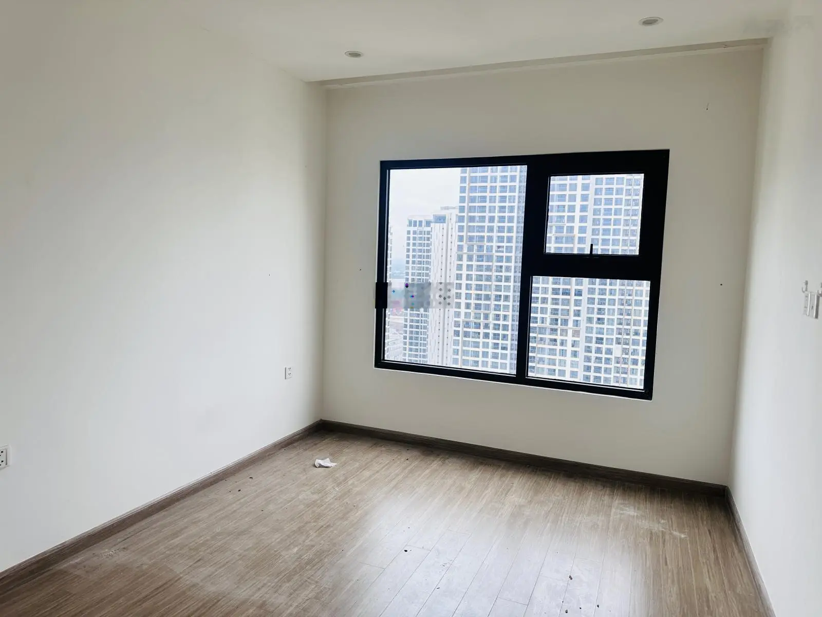 Bán nhanh 1PN + 52m2 The Origami Vinhomes Grand Park giá 1.980 tỷ bao thuế phí. Đơn giá chỉ 38tr/m2