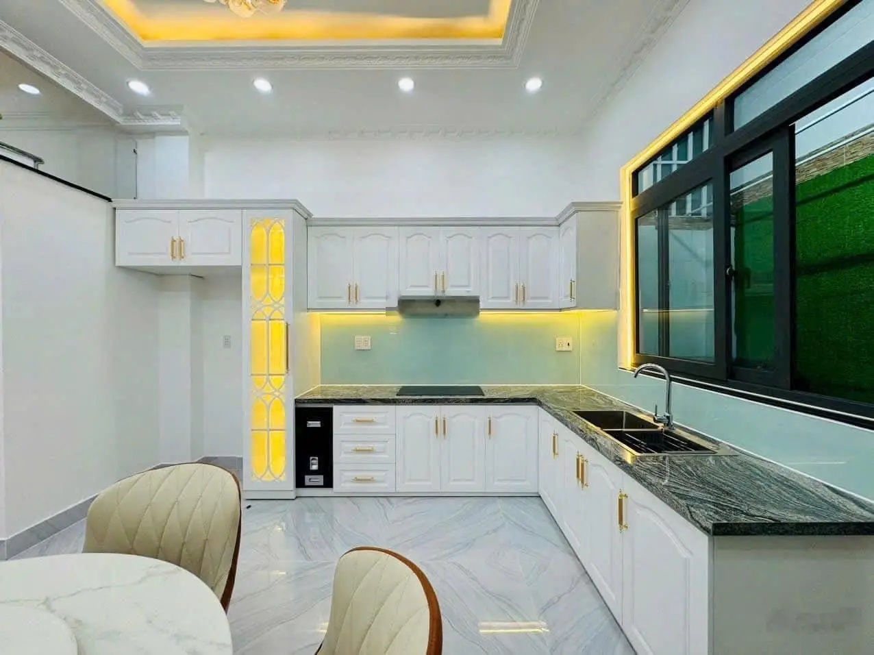 Bán nhà mới đẹp hẻm xe hơi 1806 đường Huỳnh Tấn Phát - 4mx19m gần Phú Mỹ Hưng xe hơi đậu trong nhà