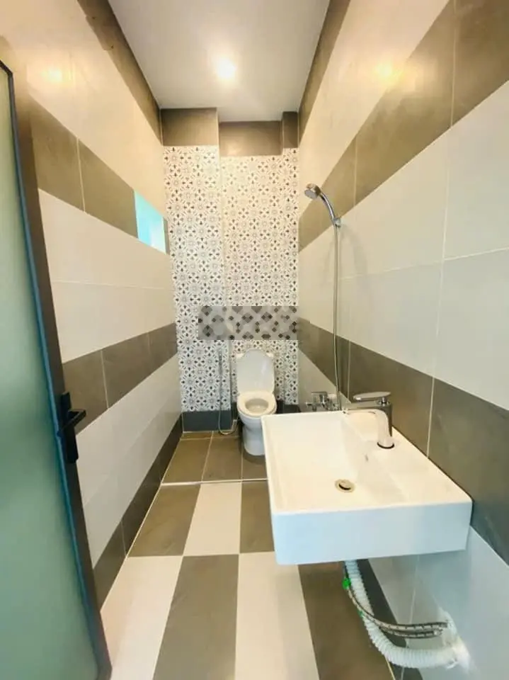 Bán nhà mới xây 2L - 3PN /SHR, đường Liên khu 5 - 6, giáp Tân Kỳ Tân Quý. Giá: 2 Tỷ700 Triệu/TL