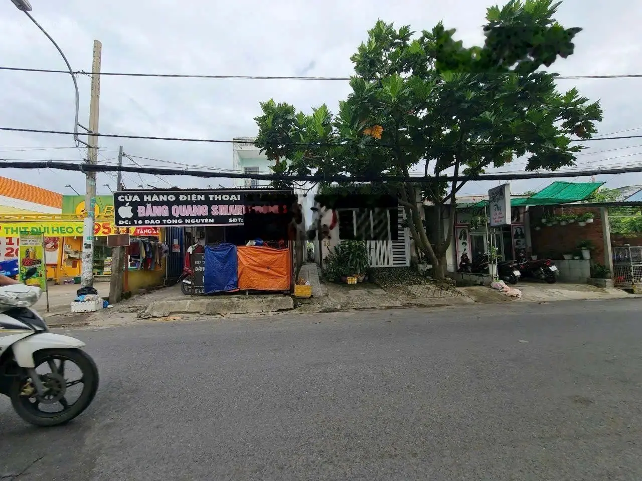 Bán gấp nhà mặt tiền đường Đào Tông Nguyên. Nhà Bè. DT 5X40. Có phòng trọ. Giá 10.7 tỷ