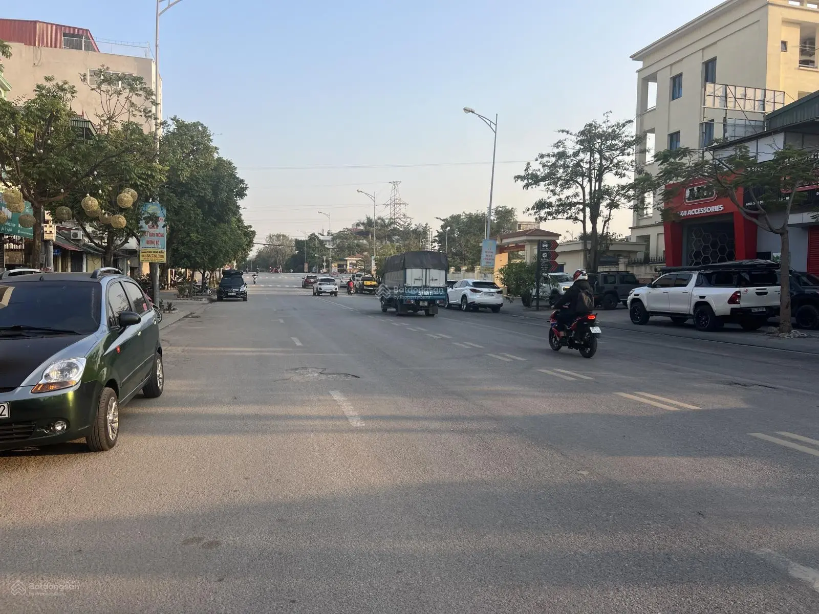 Mặt phố Đặng Vũ Hỷ - vỉa hè rộng 7m - nhà 5 tầng mới - kinh doanh đỉnh