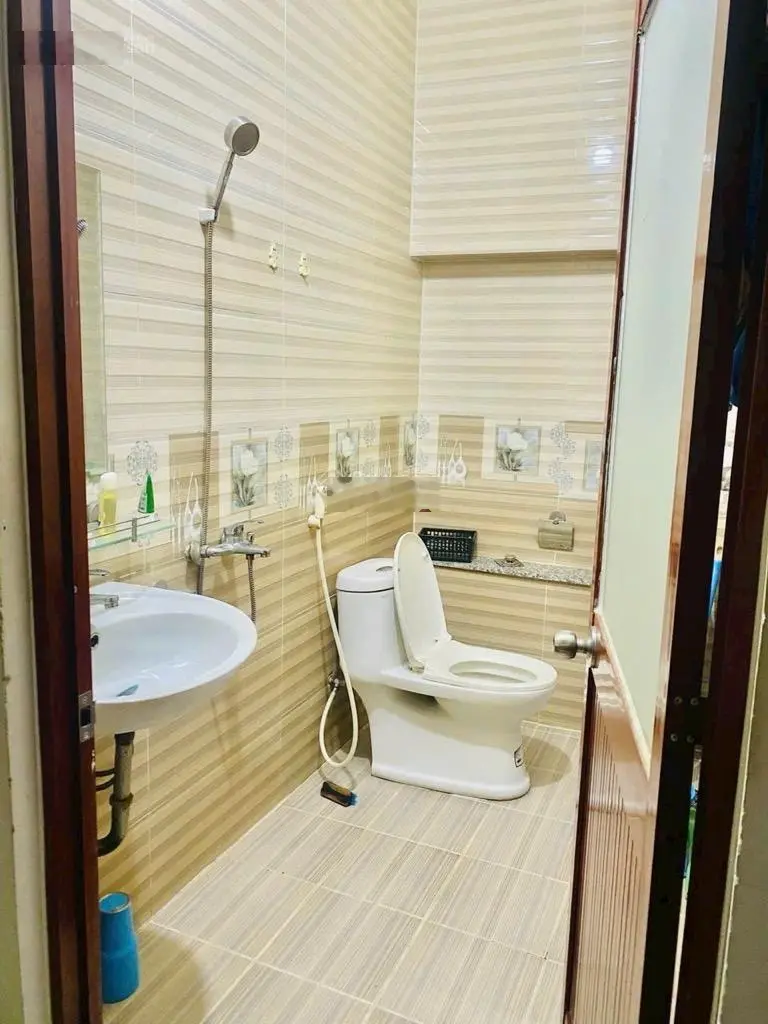Bán Nhà Hẻm 6m - 4 Tầng , Giá : 5,1 Tỷ . Đường Bình Trị Đông , Quận Bình Tân 0914 443 ***