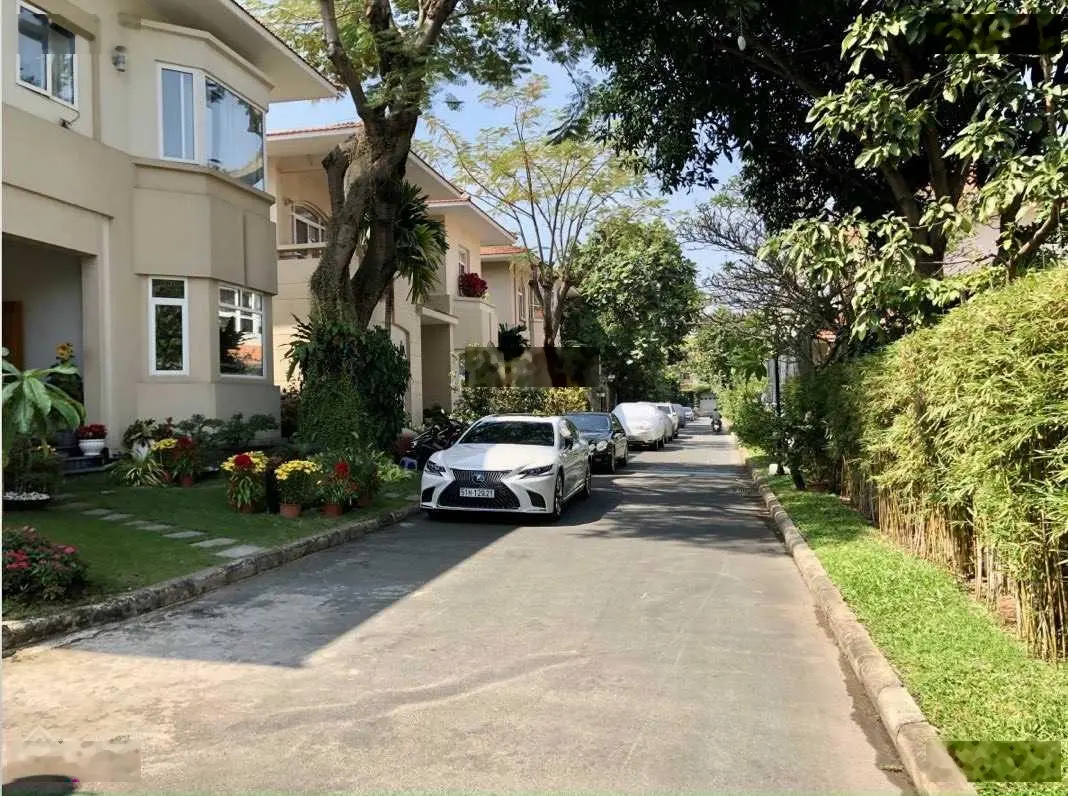 Định cư nước ngoài cần bán lại căn biệt thự đời đầu khu BT Compound Phú Gia (317m2), giá 89 tỷ