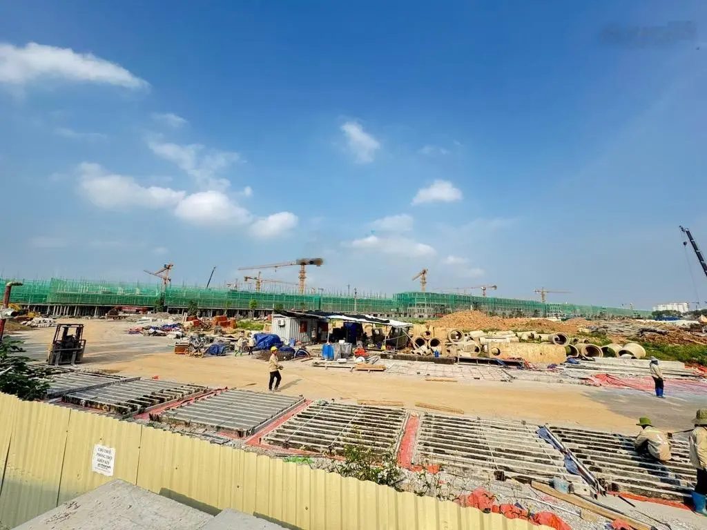 nhà trục kinh doanh tại lực canh xuân canh vew đối diện sang vin cổ loa tiềm năng phát triển