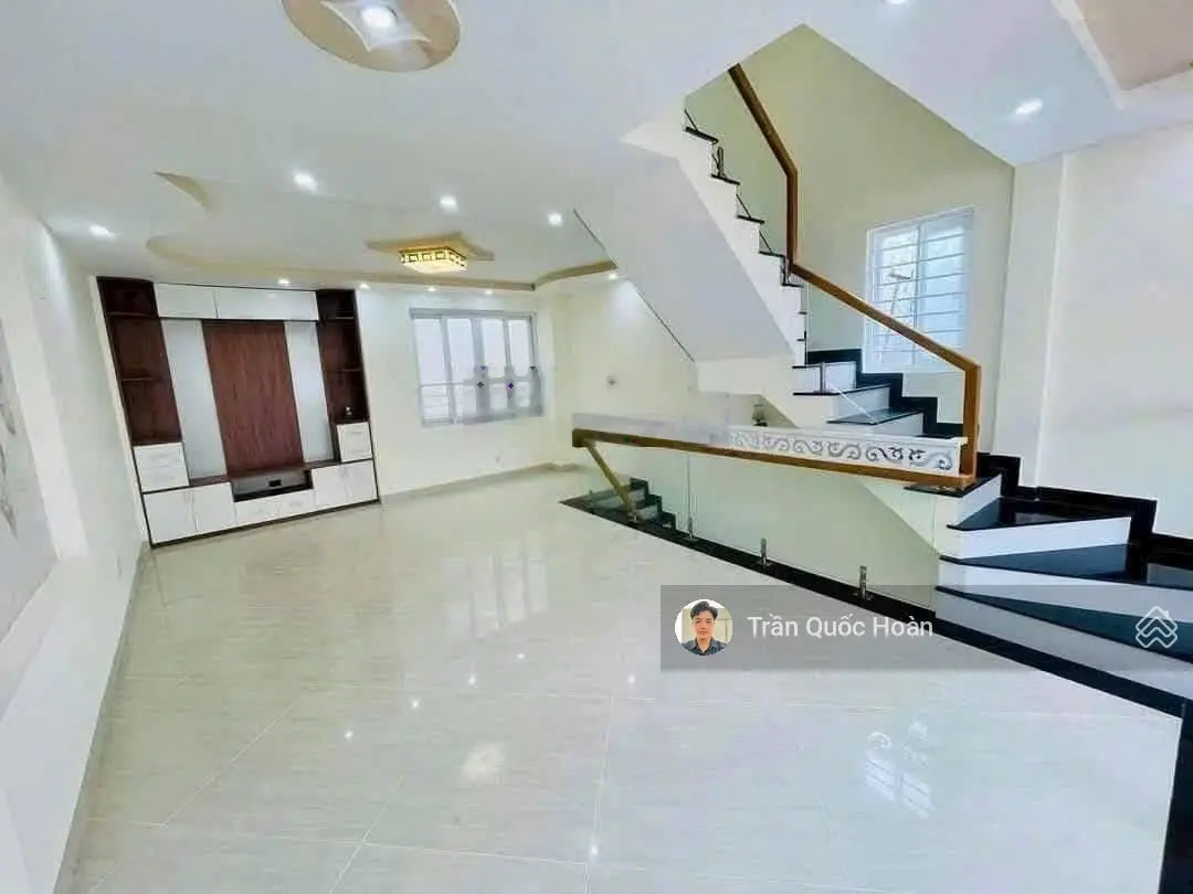 Bán nhà mặt tiền Bà Triệu, P4, Vũng Tàu, 76m² thổ cư, 1 trệt 1 lửng 2 lầu, giá 8,6 tỷ