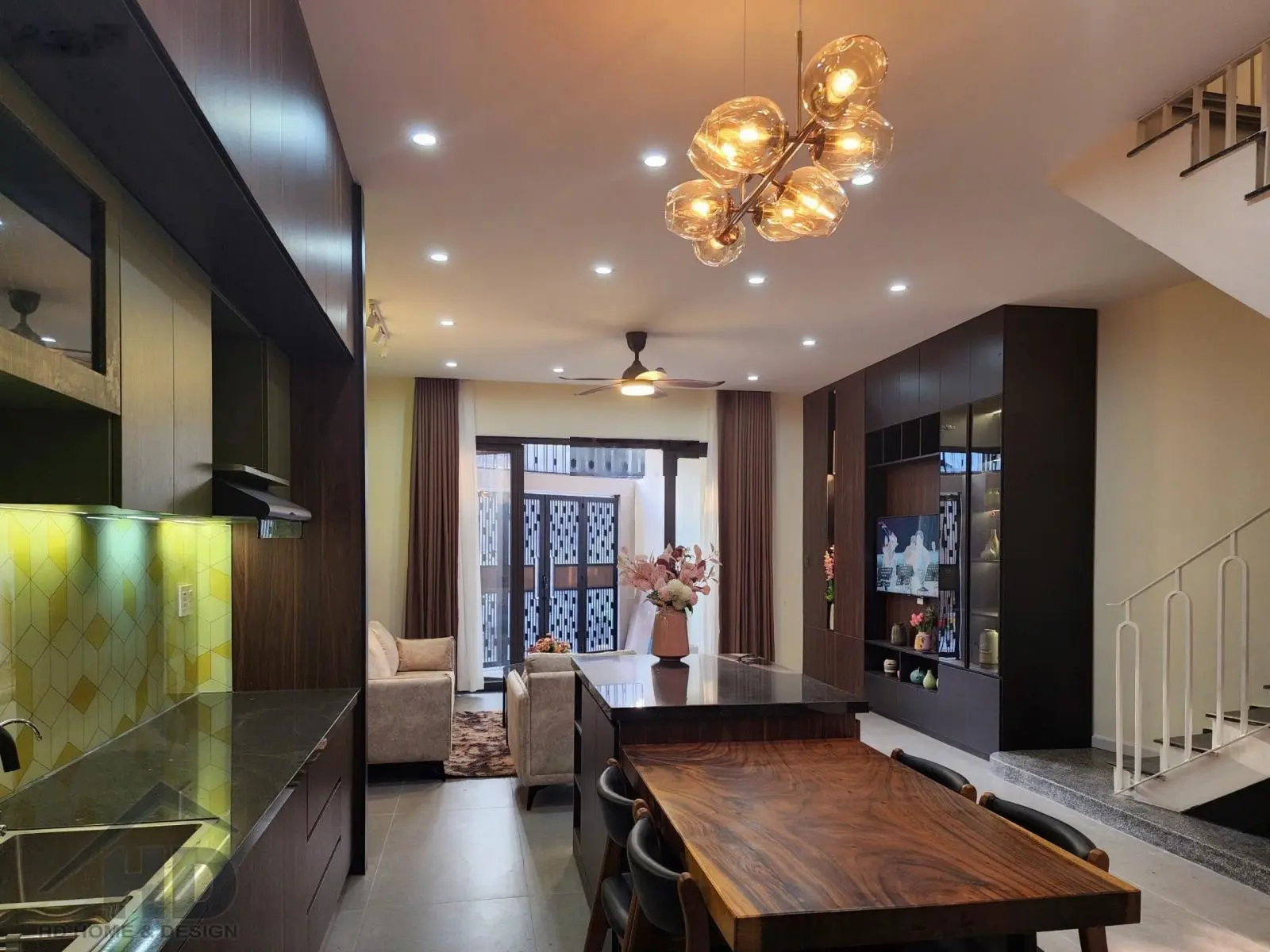 Bán nhà 3 tầng full nội thất kiệt đường Âu Cơ, gần chợ Hoà Khánh, Đà Nẵng
