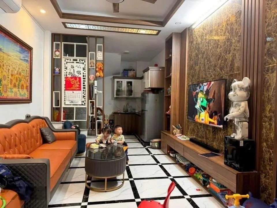 Bán nhà riêng 5t tại nguyễn văn linh, giá sốc chỉ 4,79 tỷ vnd, 31m2, đầy đủ nội thất, ô tô đỗ cổng