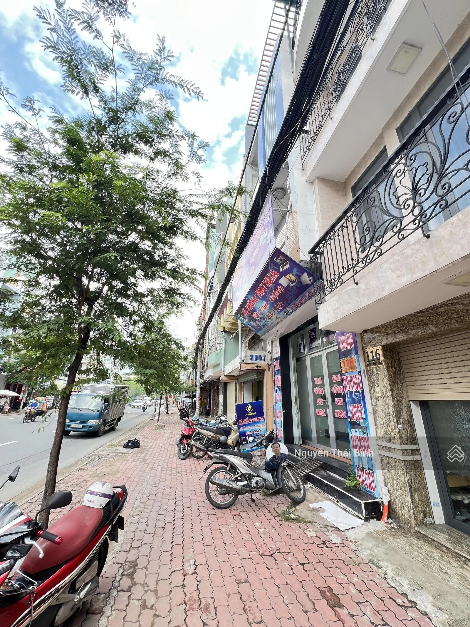 Nhà mặt tiền vỉa hè lớn, kinh doanh sầm uất. dòng tiền 50tr/tháng . đinh bộ lĩnh bình thạnh.
