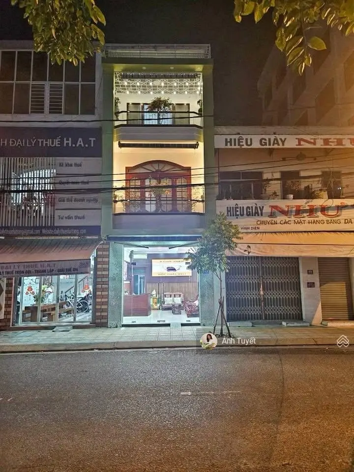 Chủ ngộp bớt giá 400 triệu nhà 1 Trệt 3 lầu Chợ Bình Chánh giá 700 triệu, SHR